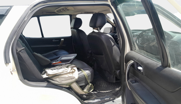 2017 Tata Safari Storme 2.2 EX 4X2, Diesel, Manual, 1,99,929 km, interior