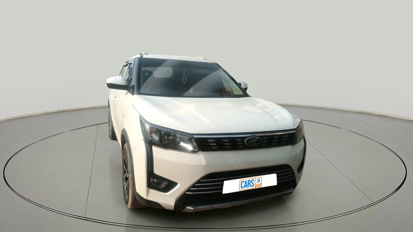 2020 Mahindra XUV300 W4 1.5 DIESEL, Diesel, Manual, 1,17,860 km, exterior