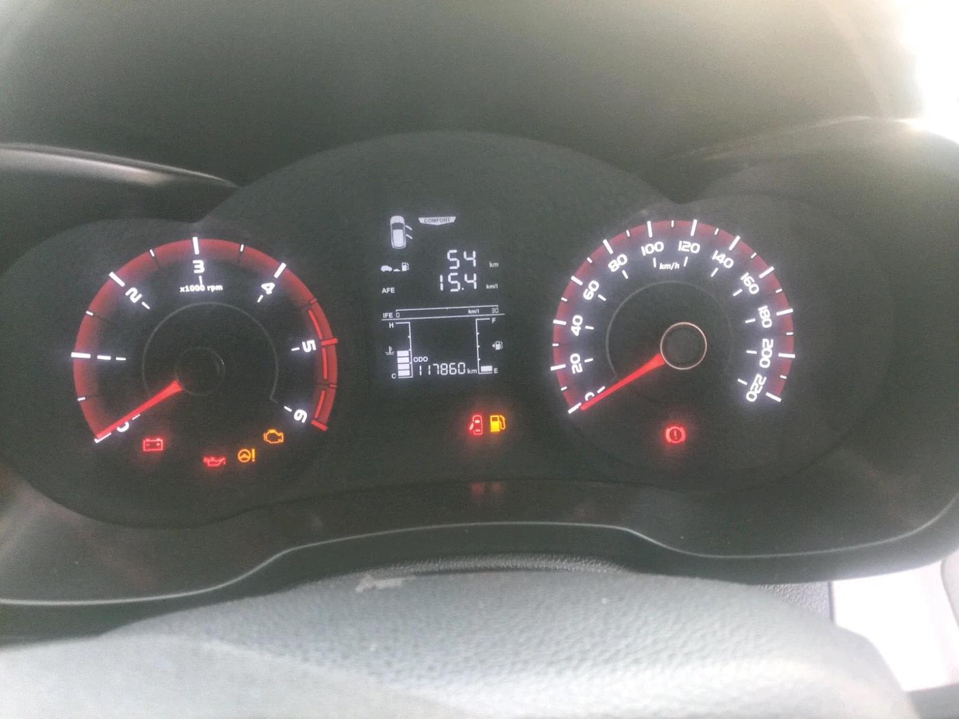 2020 Mahindra XUV300 W4 1.5 DIESEL, Diesel, Manual, 1,17,860 km, interior