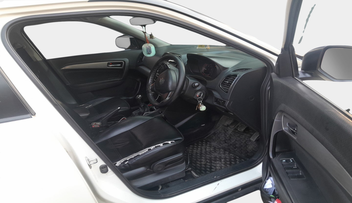 2018 Maruti Vitara Brezza ZDI, Diesel, Manual, 64,074 km, interior