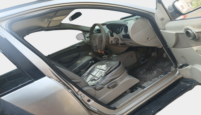 2013 Mahindra Quanto C6, Diesel, Manual, 99,095 km, interior