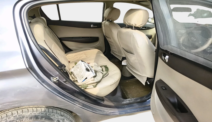 2011 Hyundai i20 MAGNA 1.2, Petrol, Manual, 1,04,340 km, interior