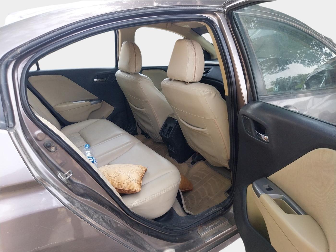 2015 Honda City 1.5L I-VTEC V MT, Petrol, Manual, 1,33,587 km, interior