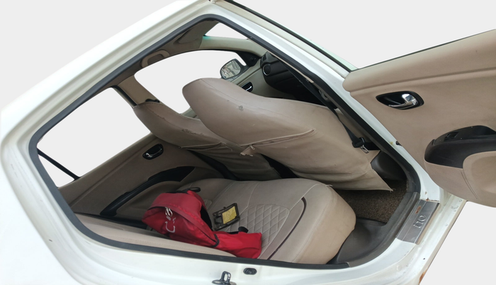 2011 Hyundai i10 MAGNA 1.1, Petrol, Manual, 1,07,357 km, interior