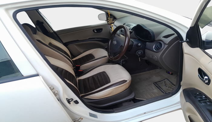 2013 Hyundai i10 SPORTZ 1.1, Petrol, Manual, 74,100 km, interior