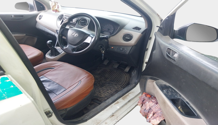 2015 Hyundai Xcent BASE 1.2, Petrol, Manual, 2,54,000 km, interior