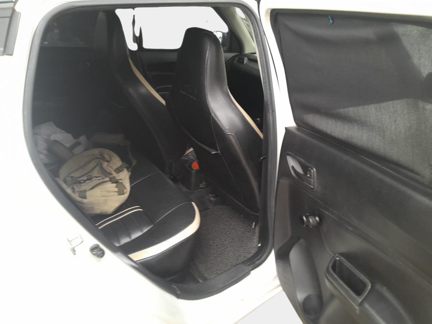 2019 Maruti Swift LXI, Petrol, Manual, 77,000 km, interior