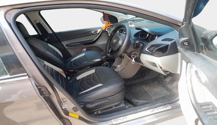 2018 Tata Tiago XZ PETROL, Petrol, Manual, 76,312 km, interior