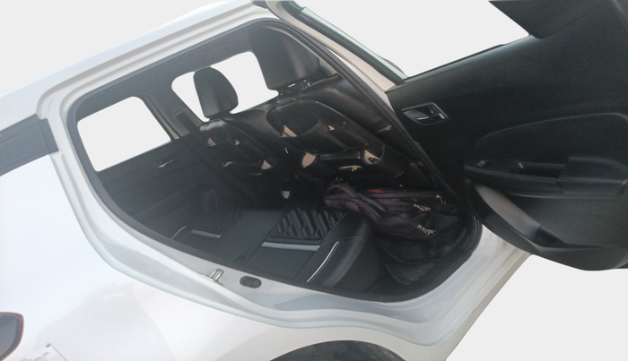 2023 Maruti Swift VXI CNG, Petrol, Manual, 44,261 km, interior