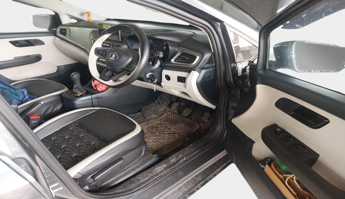 2023 Tata ALTROZ XM PLUS SUNROOF, Petrol, Manual, 25,806 km, interior