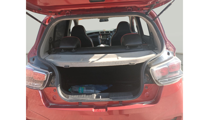 2017 Mahindra KUV 100 NXT K8 D 6 STR DUAL TONE, Diesel, Manual, 87,074 km, exterior