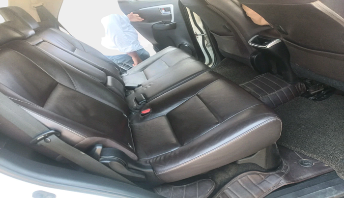 2017 Toyota Fortuner 2.8 4X2 MT, Diesel, Manual, 78,572 km, interior