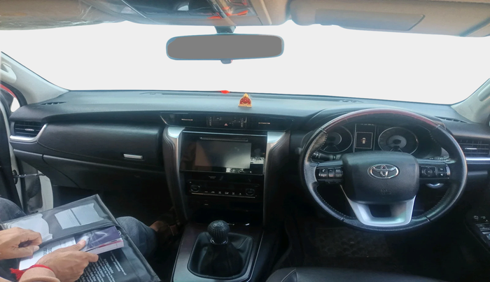 2017 Toyota Fortuner 2.8 4X2 MT, Diesel, Manual, 78,572 km, interior