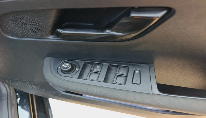 2022 Tata ALTROZ XZ PLUS PETROL DARK EDITION, Petrol, Manual, 17,500 km, interior