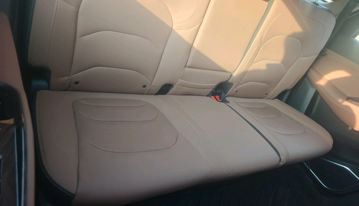 2023 MG HECTOR PLUS SAVVY PRO 1.5 TURBO CVT 7 STR, Petrol, Automatic, 11,841 km, interior