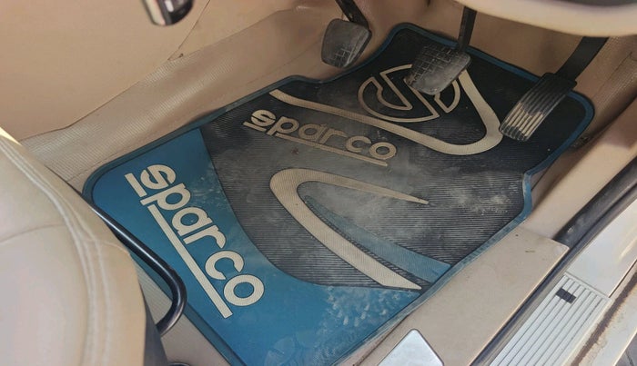 2014 Tata Safari Storme 2.2 EX 4X2, Diesel, Manual, 1,53,301 km, interior