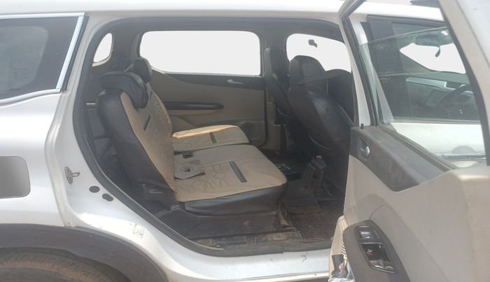 2020 Renault TRIBER RXZ, Petrol, Manual, 2,00,778 km, interior