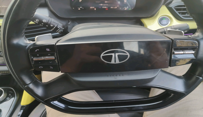 2023 Tata Harrier FEARLESS PLUS DUAL TONE AT, Diesel, Automatic, 17,148 km, interior