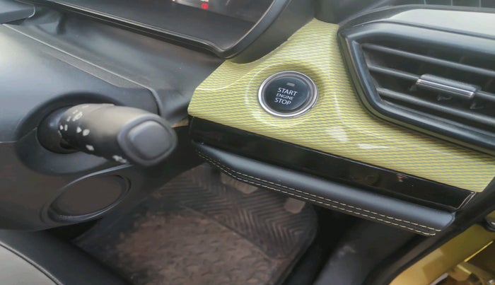 2023 Tata Harrier FEARLESS PLUS DUAL TONE AT, Diesel, Automatic, 17,148 km, interior