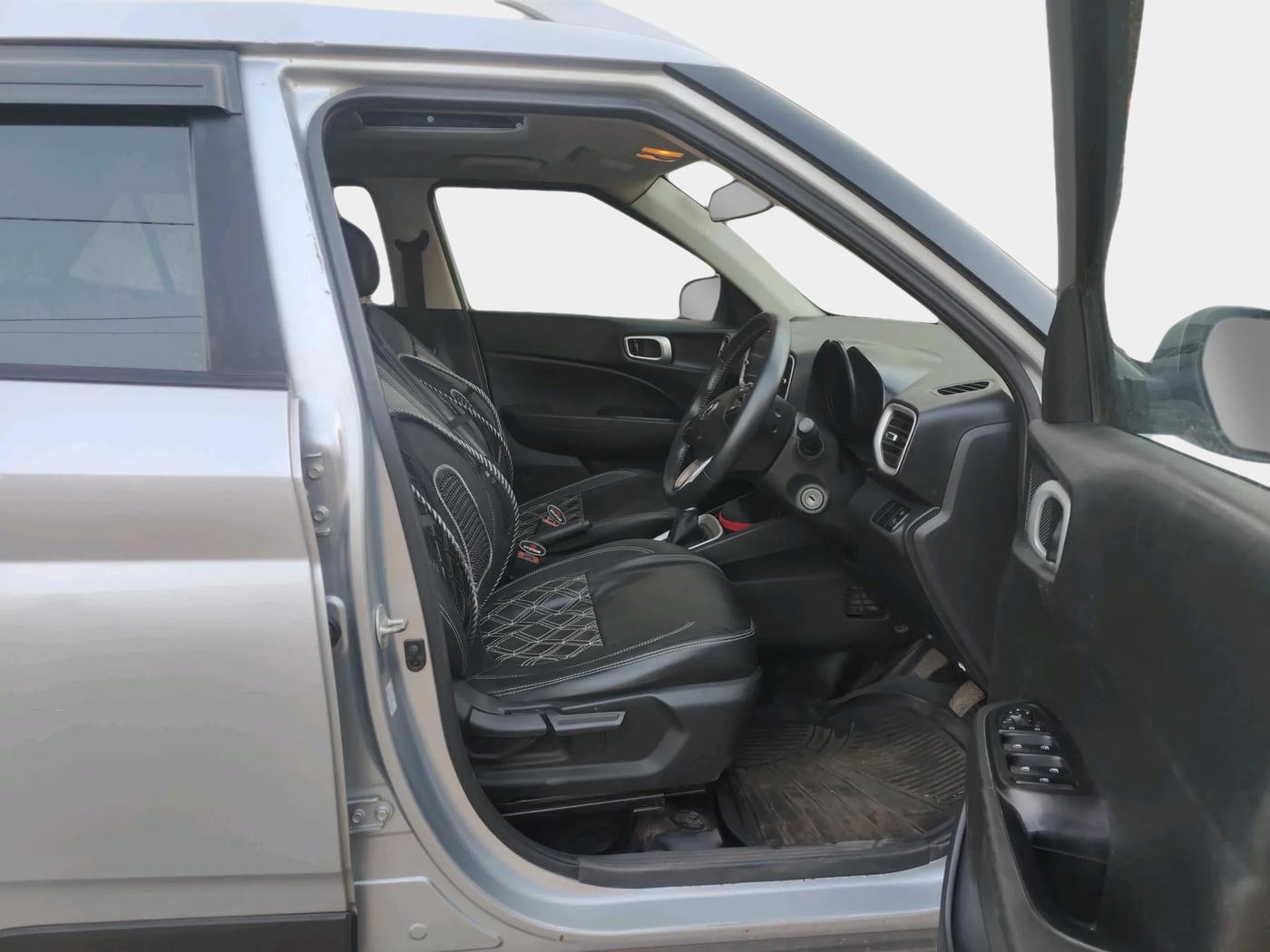 2020 Hyundai VENUE SX 1.5 CRDI, Diesel, Manual, 90,924 km, interior