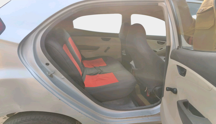 2014 Hyundai Eon MAGNA +, Petrol, Manual, 1,04,596 km, interior