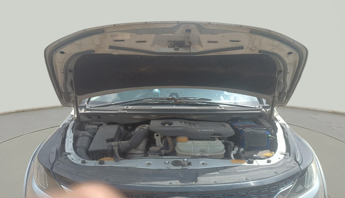 2017 Tata Hexa XT 4X2 7 STR, Diesel, Manual, 88,854 km, exterior