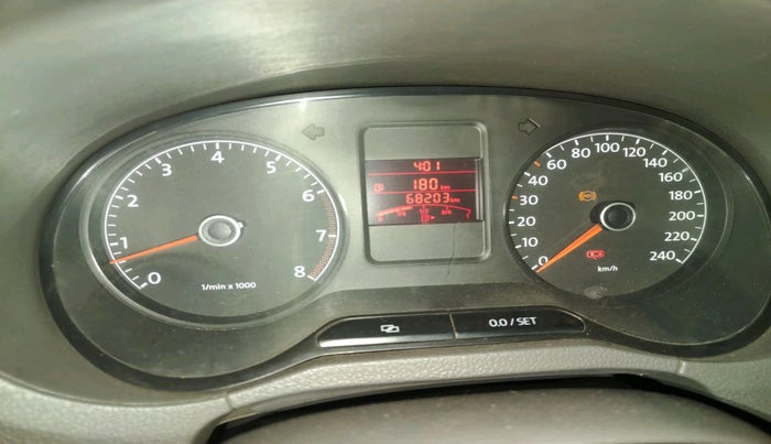 2011 Volkswagen Vento HIGHLINE 1.6 MPI, Petrol, Manual, 68,203 km, interior