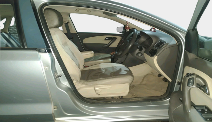 2011 Volkswagen Vento HIGHLINE 1.6 MPI, Petrol, Manual, 68,203 km, interior