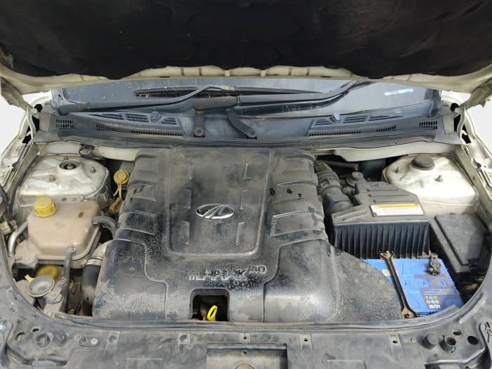 2014 Mahindra XUV500 W8, Diesel, Manual, 2,19,385 km, exterior
