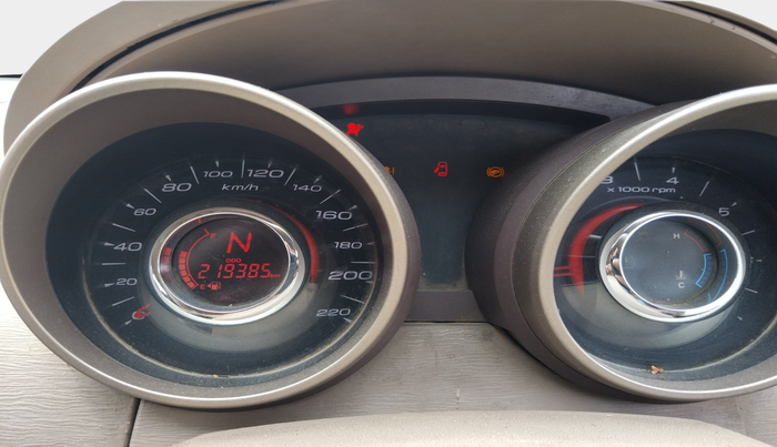 2014 Mahindra XUV500 W8, Diesel, Manual, 2,19,385 km, interior