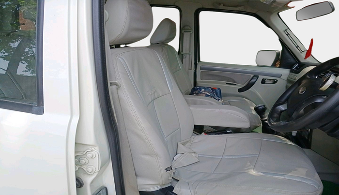 2018 Mahindra Scorpio S7, Diesel, Manual, 56,175 km, interior