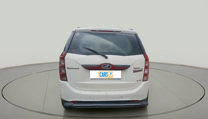 2017 Mahindra XUV500 W10 SPORTZ EDITION MT, Diesel, Manual, 84,830 km, exterior