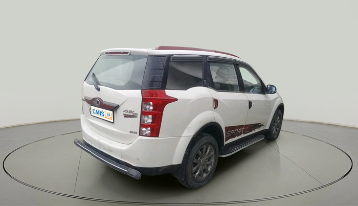2017 Mahindra XUV500 W10 SPORTZ EDITION MT, Diesel, Manual, 84,830 km, exterior