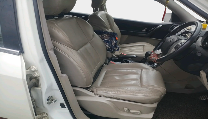 2017 Mahindra XUV500 W10 SPORTZ EDITION MT, Diesel, Manual, 84,830 km, interior