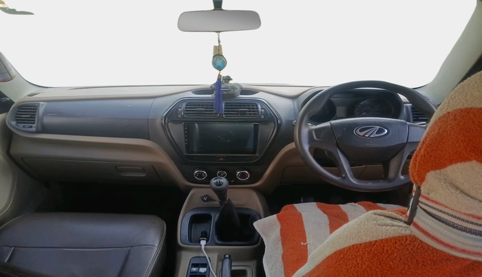 2016 Mahindra TUV300 T4 PLUS, Diesel, Manual, 88,601 km, interior