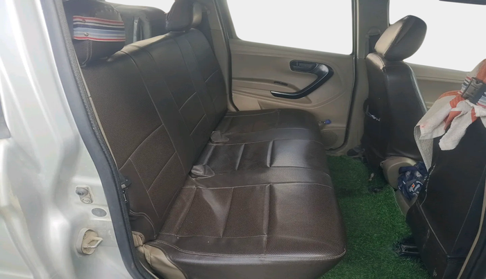 2016 Mahindra TUV300 T4 PLUS, Diesel, Manual, 88,601 km, interior