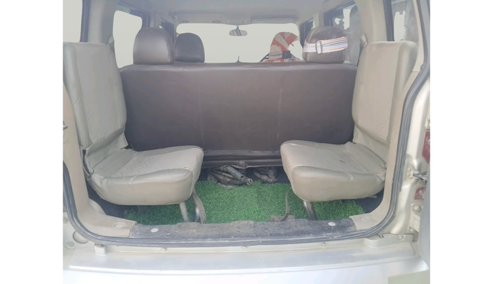 2016 Mahindra TUV300 T4 PLUS, Diesel, Manual, 88,601 km, interior