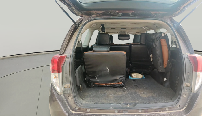 2022 Toyota Innova Crysta 2.4 VX 8 STR, Diesel, Manual, 1,03,570 km, exterior