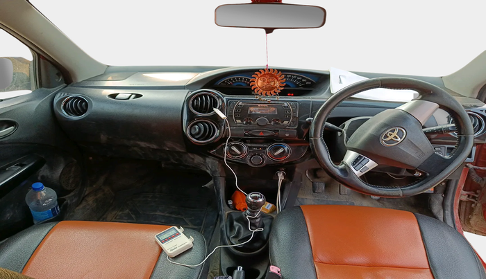 2015 Toyota Etios CROSS 1.4 VD, Diesel, Manual, 1,52,144 km, interior