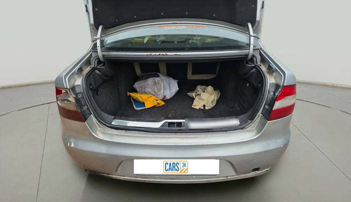 2010 Skoda Superb ELEGANCE 2.0 TDI CR AT, Diesel, Automatic, 1,21,385 km, exterior