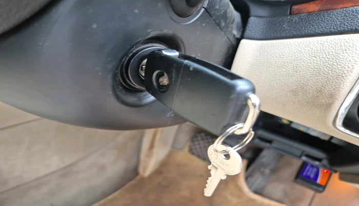 2010 Skoda Superb ELEGANCE 2.0 TDI CR AT, Diesel, Automatic, 1,21,385 km, interior