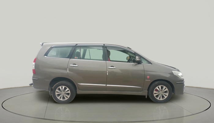 2015 Toyota Innova 2.5 VX 8 STR, Diesel, Manual, 1,70,231 km, exterior