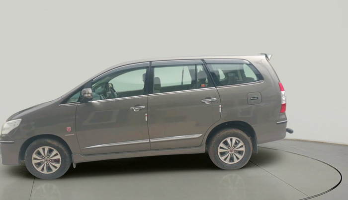 2015 Toyota Innova 2.5 VX 8 STR, Diesel, Manual, 1,70,231 km, exterior