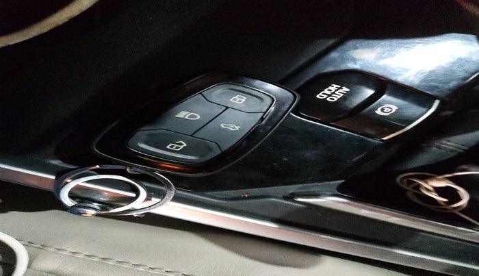 2021 Tata Safari XZ PLUS 6 S, Diesel, Manual, 73,057 km, interior