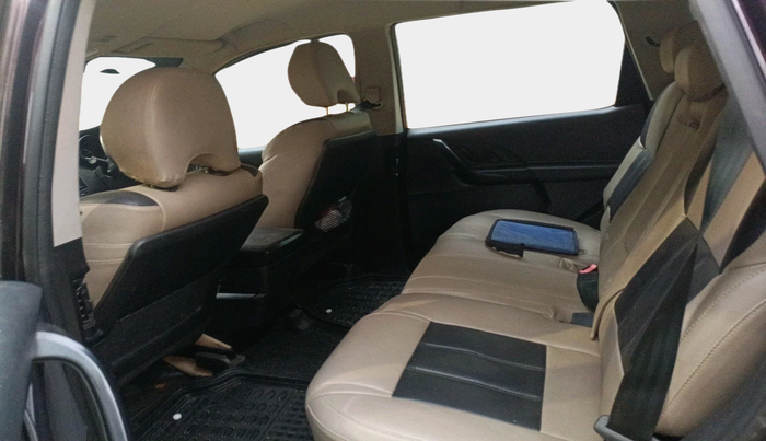 2020 Mahindra XUV500 W5, Diesel, Manual, 21,585 km, interior