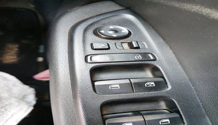 2022 Hyundai VENUE SX 1.0 TURBO IMT, Petrol, Manual, 19,357 km, interior