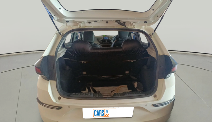 2020 Tata ALTROZ XE PETROL, Petrol, Manual, 1,01,697 km, exterior