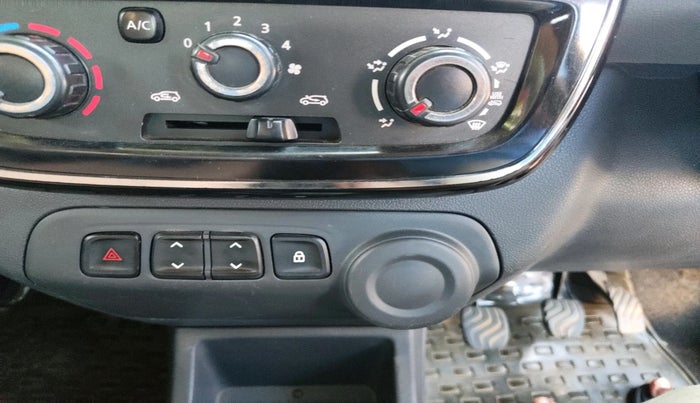 2016 Renault Kwid RXT 0.8, Petrol, Manual, 79,784 km, interior