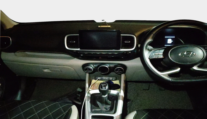 2022 Hyundai VENUE SX 1.5 CRDI, Diesel, Manual, 33,750 km, interior
