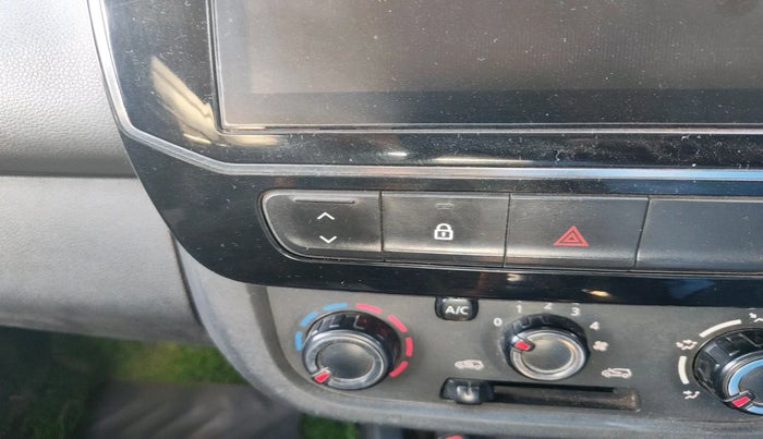 2021 Renault Kwid RXT 0.8, Petrol, Manual, 1,00,592 km, interior